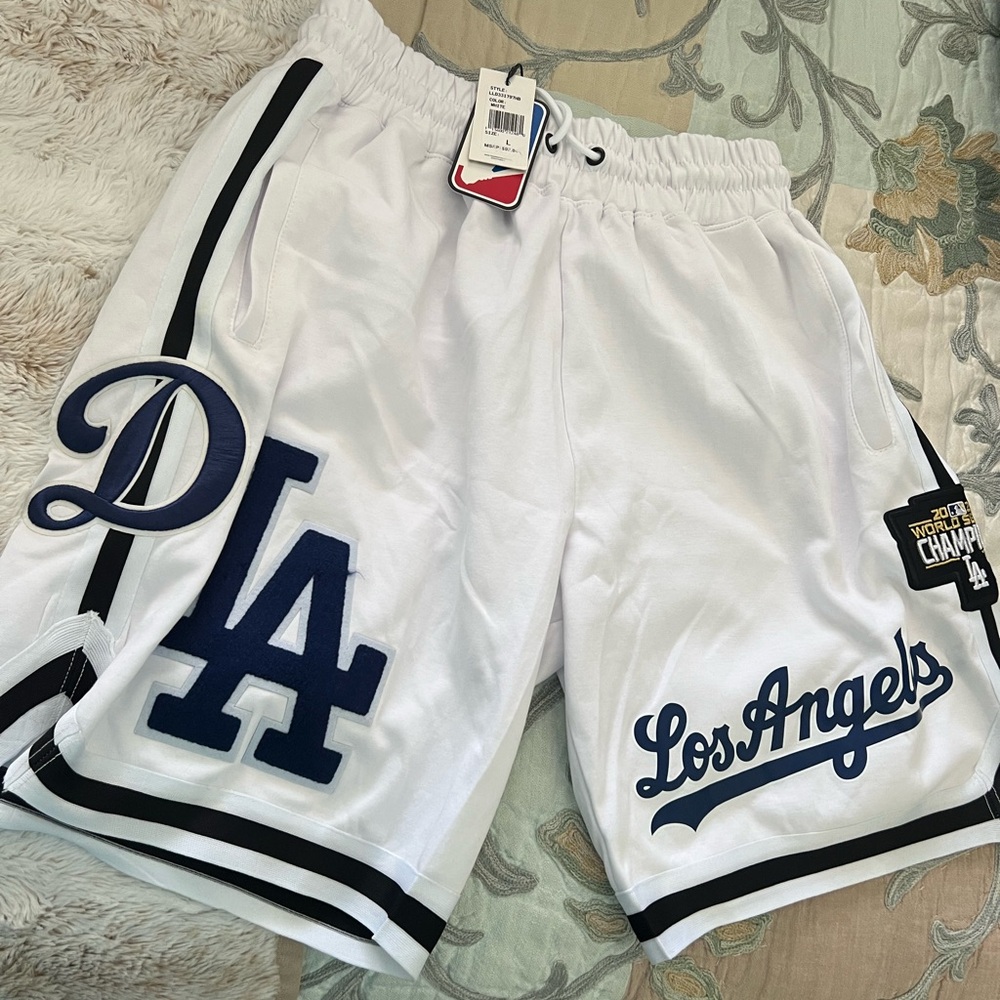 LA DODGERS shorts